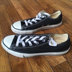 WORN ONCE CONVERSE!👟